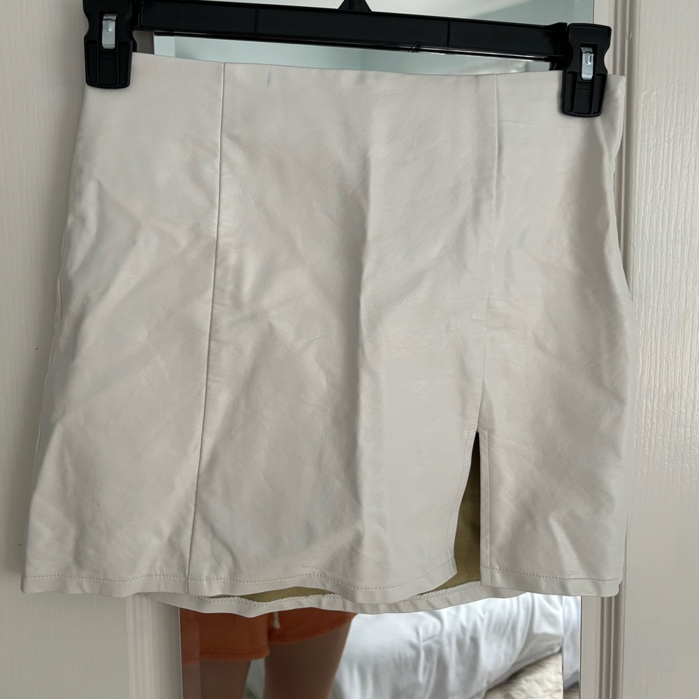 White faux leather skirt